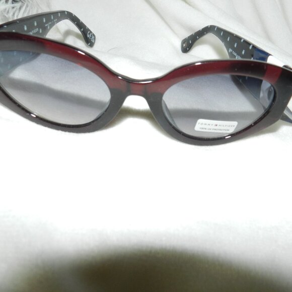 Tommy Hilfiger Logo Frames Women's Cat eye Sunglasses 🆕 📦⌚🏃🏻💨⚡🚚 - Picture 8 of 15